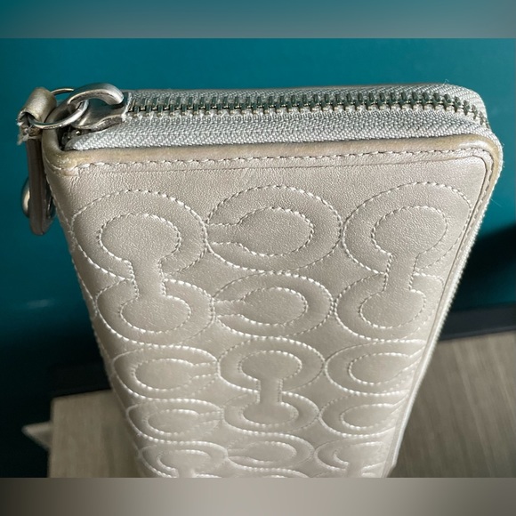 COACH  peyton OP Art Leather Zip Around Long Silver Wallet - Picture 3 of 10